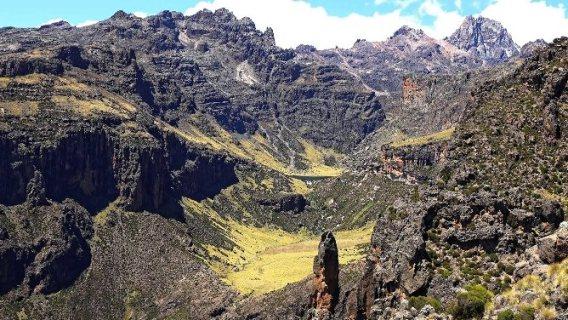 Kateki Mara Safaris, Luxury Tours  5 Days Mount Kenya Climb Chogoria Route | Scenic Trek